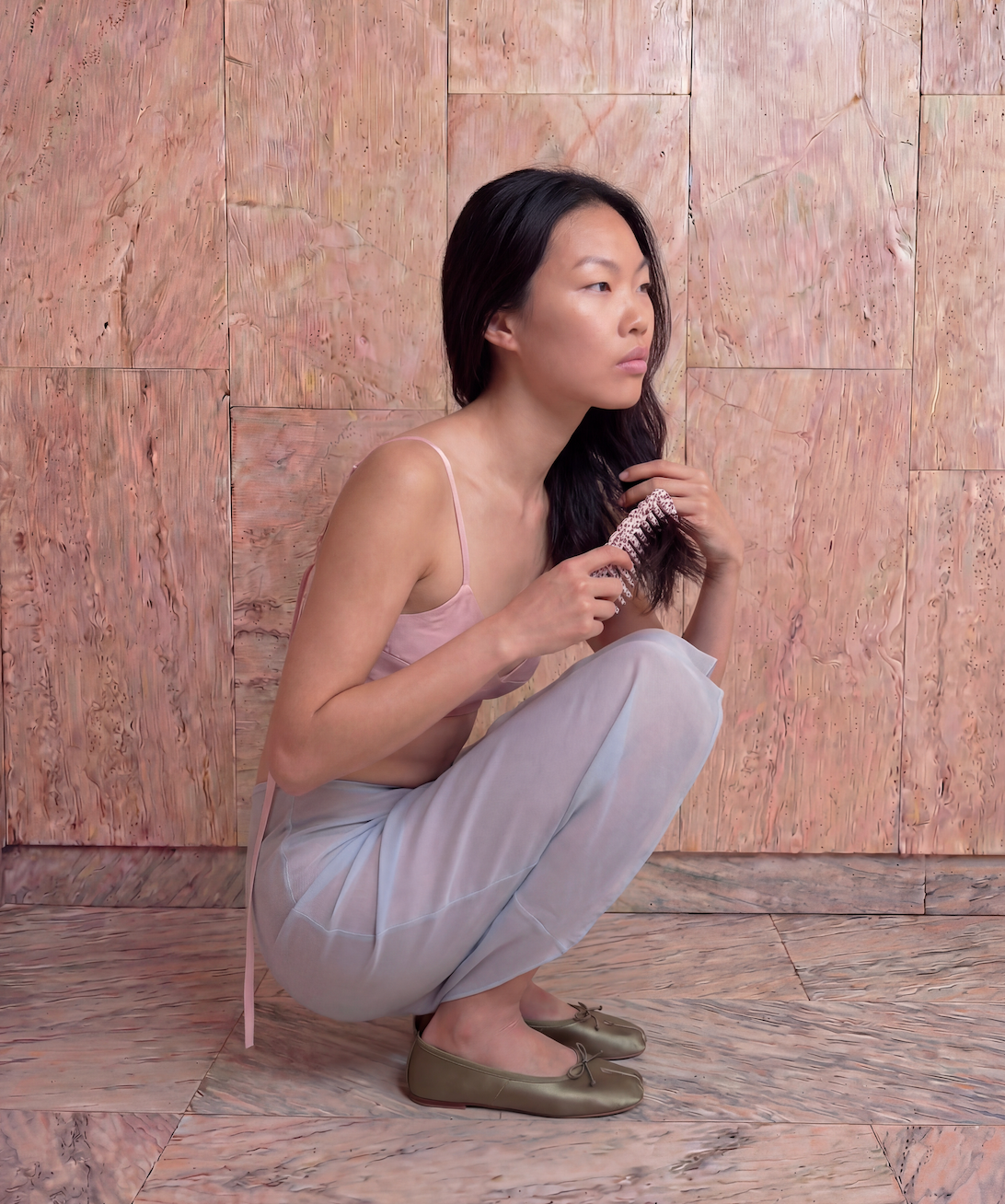 Tori Comb in Rhubarb Custard