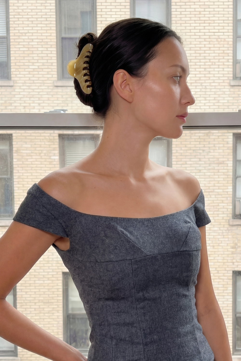 Georgia Claw Clip in Shortbread Honey