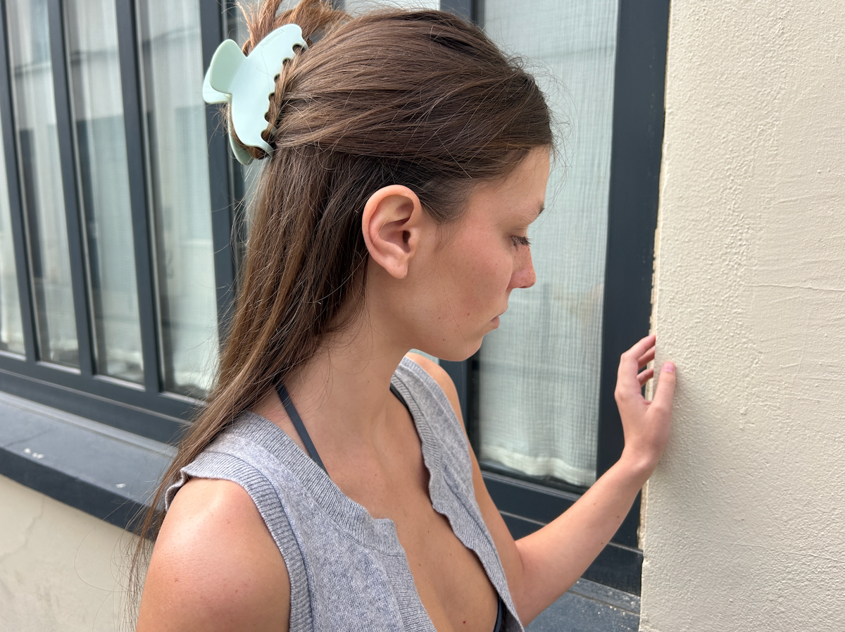 Elle Claw Clip in Honeydew