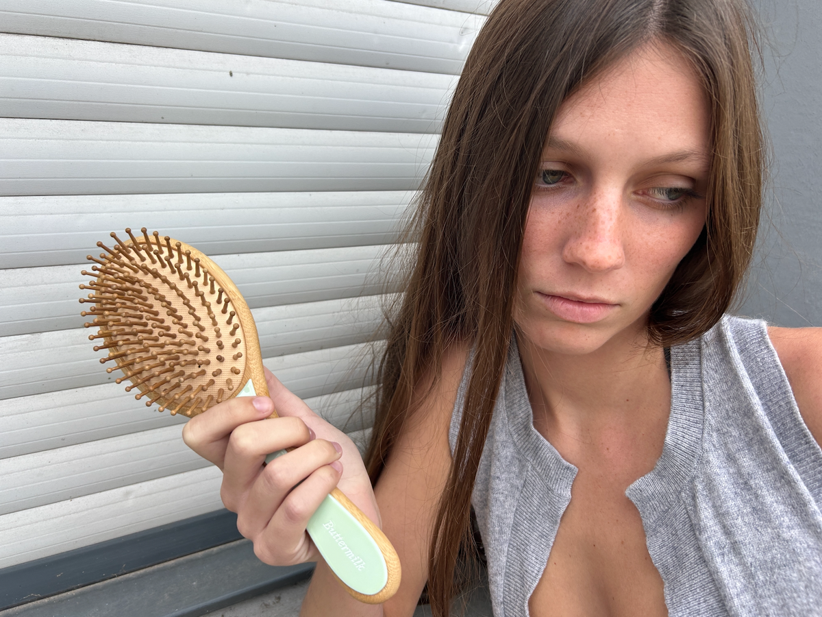 Dev Bamboo Paddle Brush in Honeydew