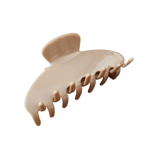 Elle Claw Clip in Oat Milk